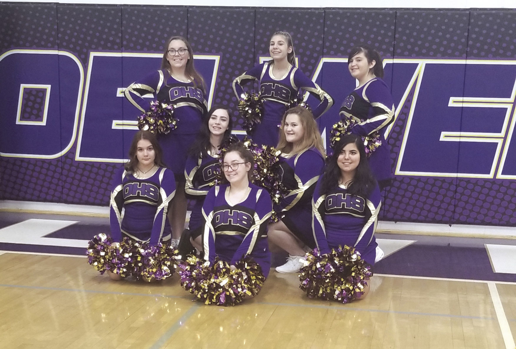 Cheer Squad for Husky Hoops